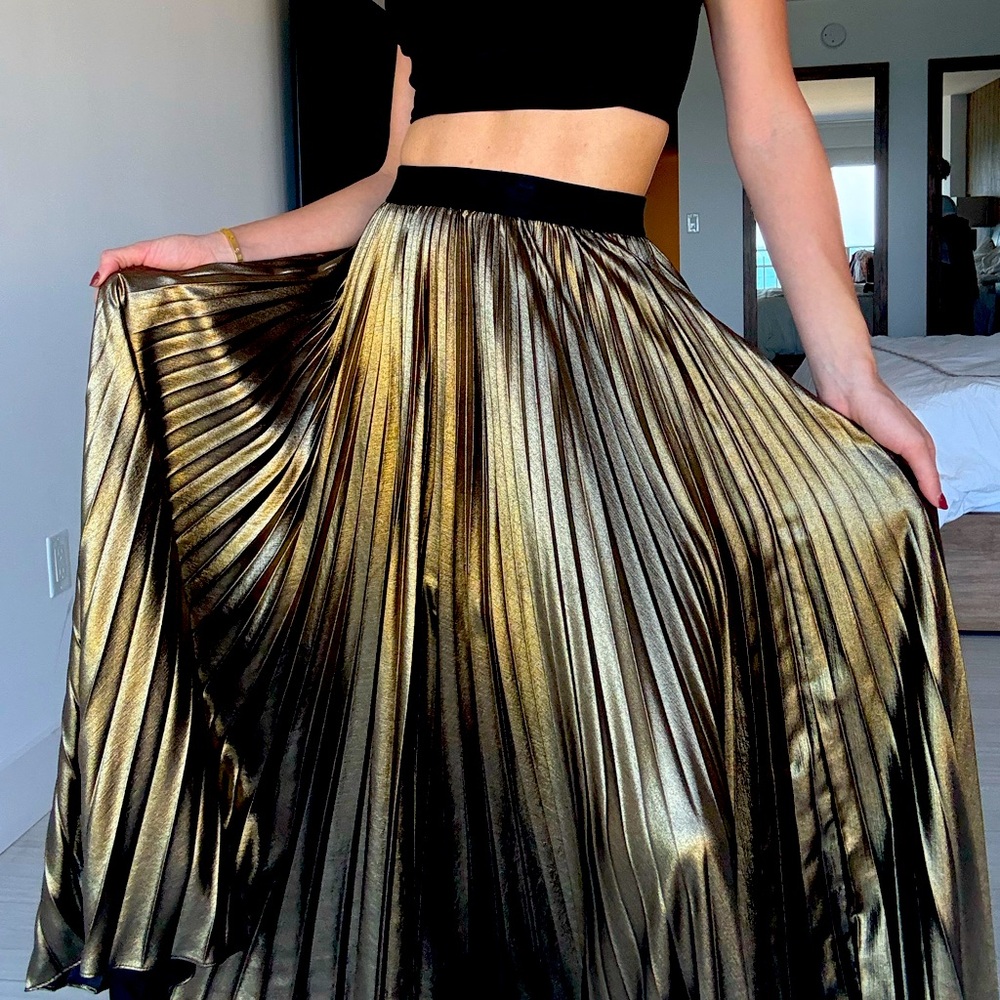 Gold Metallic Pleated Elastic Waist Maxi Skirt